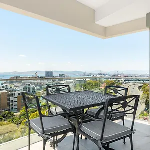point-break-luxury-apartments.hotels-capetown.com/