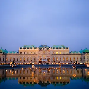 Comfortable Romantic 1 Bedroom Near Augarten Appartamento