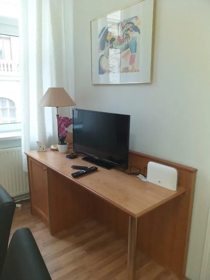 Ferienwohnung Schloessel 10 Vienna