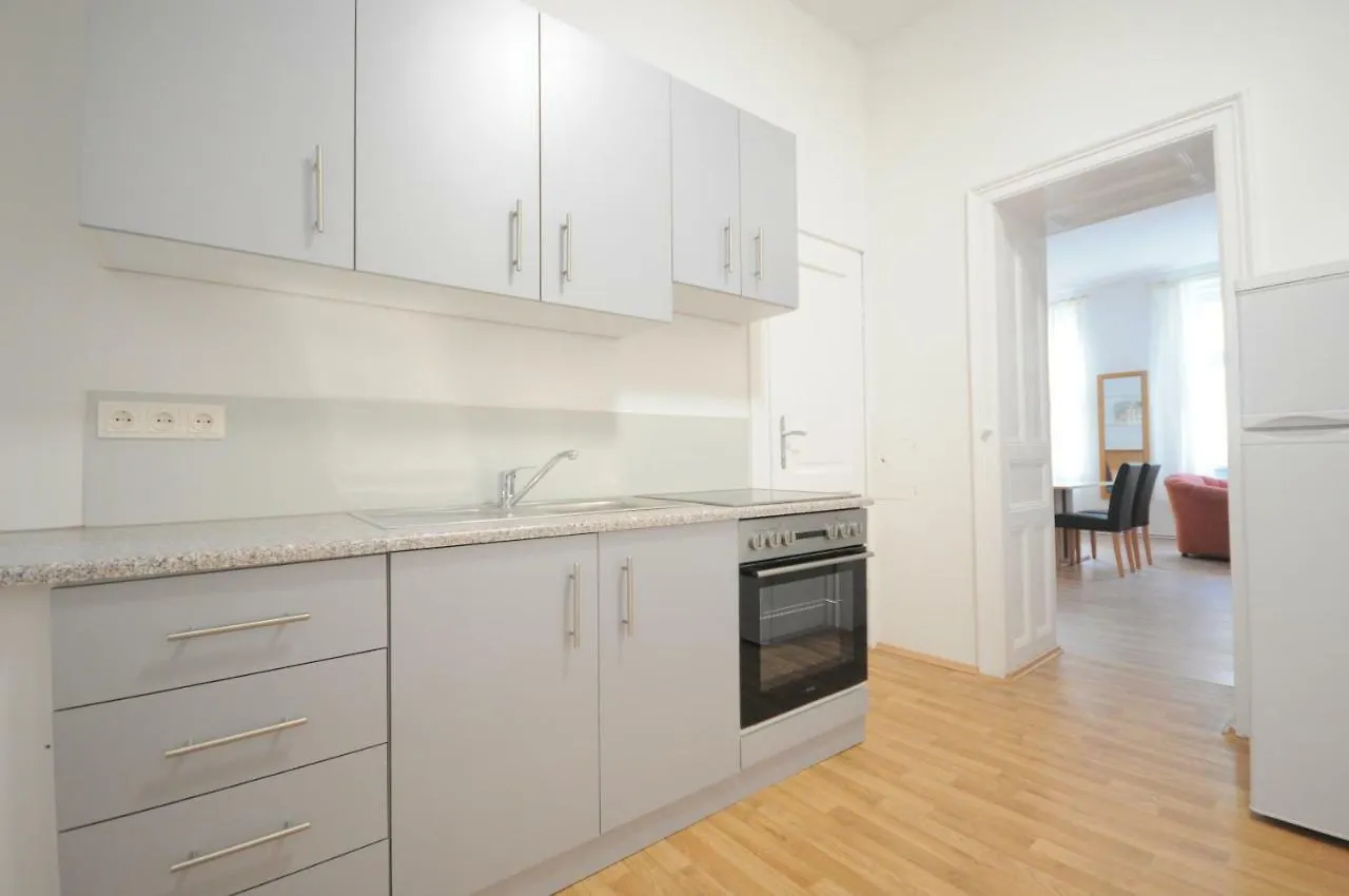 Ferienwohnung Schloessel 10 Vienna